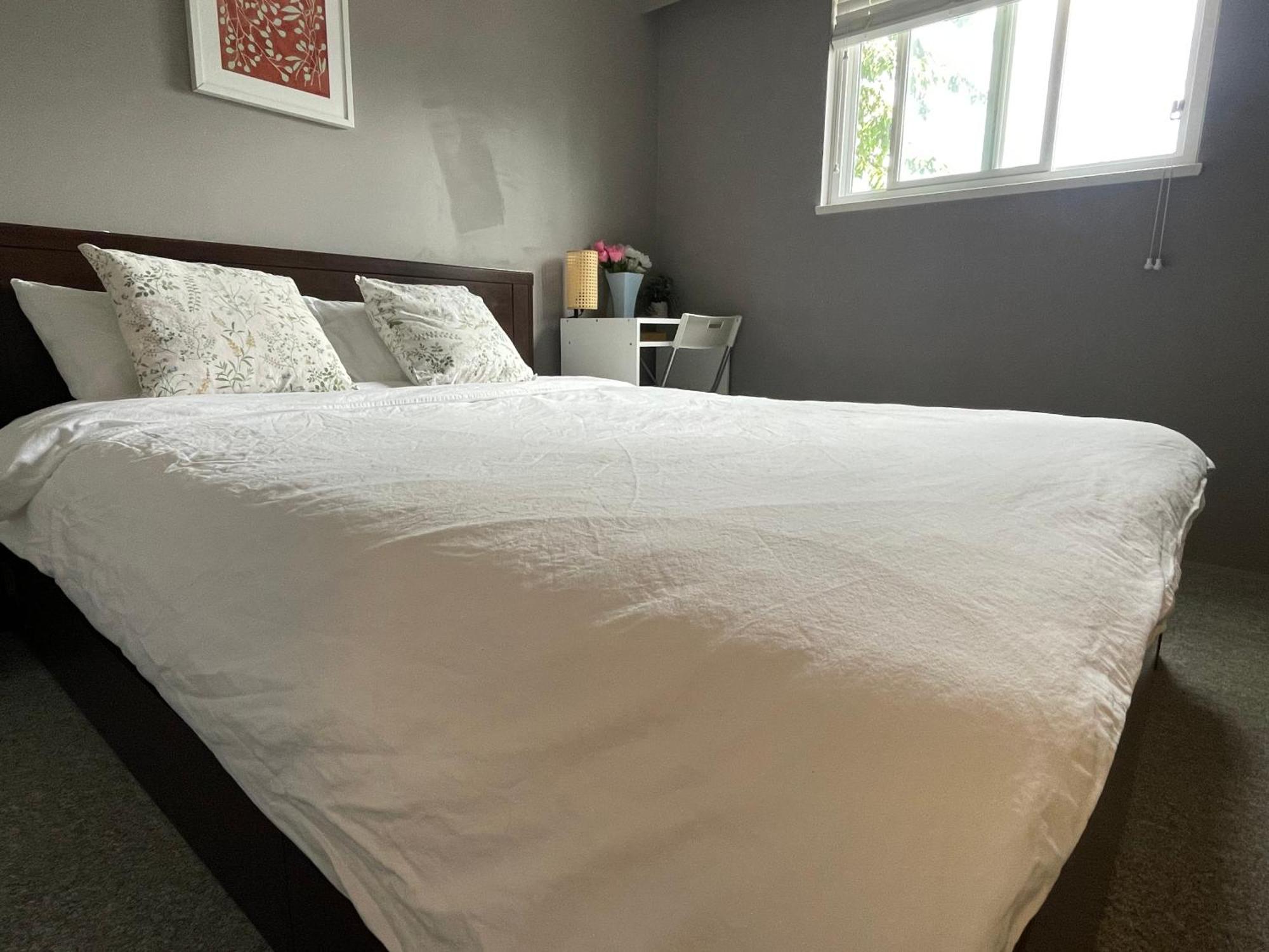 Private Room With Queen Bed In Richmond 202 Eksteriør billede